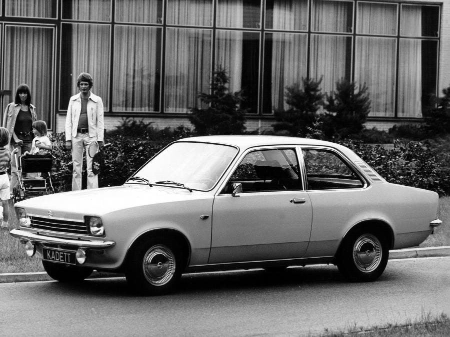  Opel Kadett 2-Door Sedan 1973 года  (фото 15 из 19)